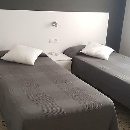 Hostal Can Joanet كامبريلس المظهر الخارجي الصورة