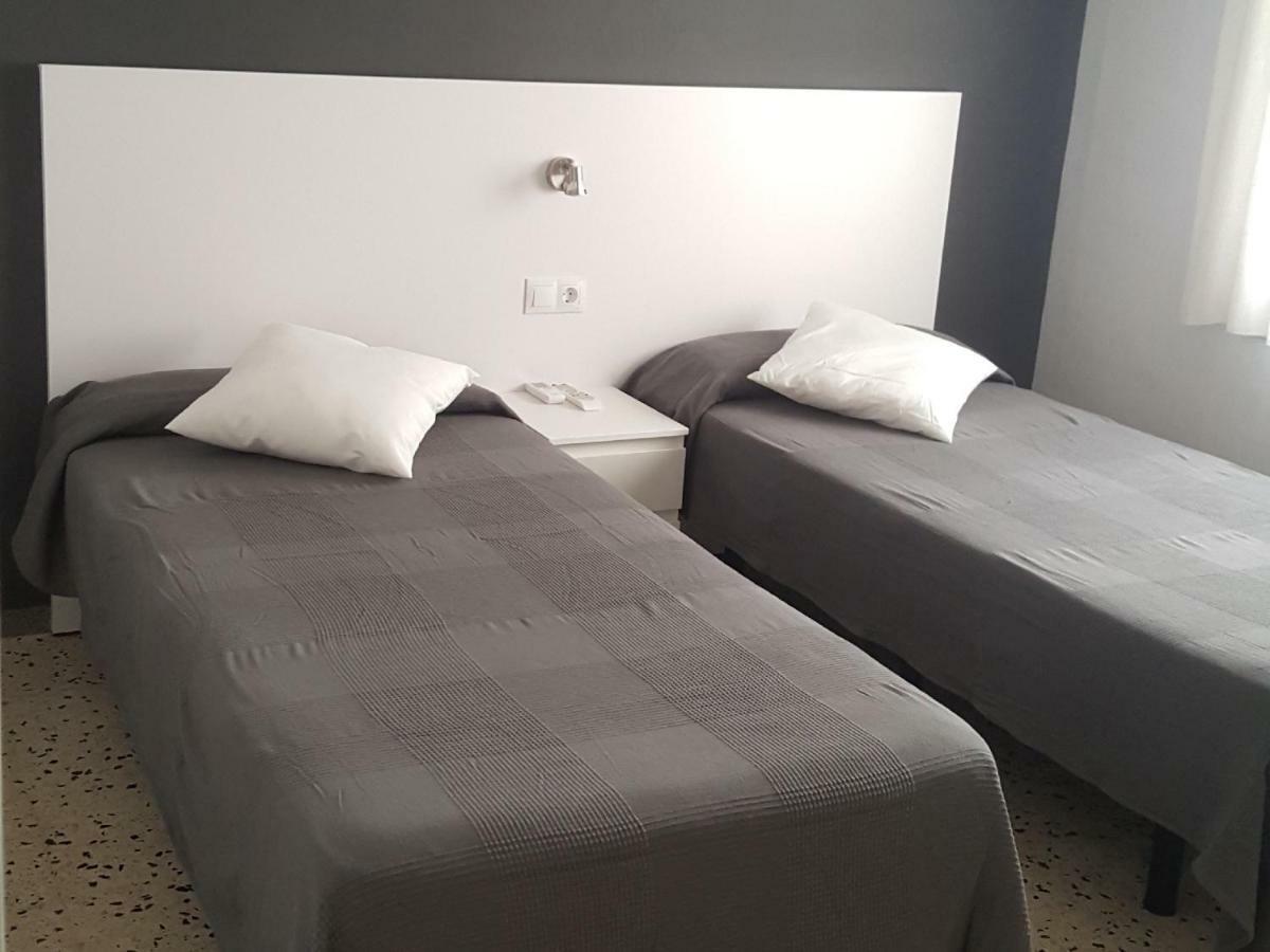 Hostal Can Joanet كامبريلس المظهر الخارجي الصورة