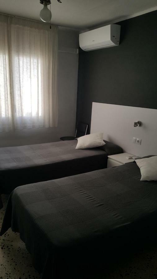 Hostal Can Joanet كامبريلس المظهر الخارجي الصورة